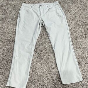 Old Navy Men's light cream colored hybrid pant 34x30